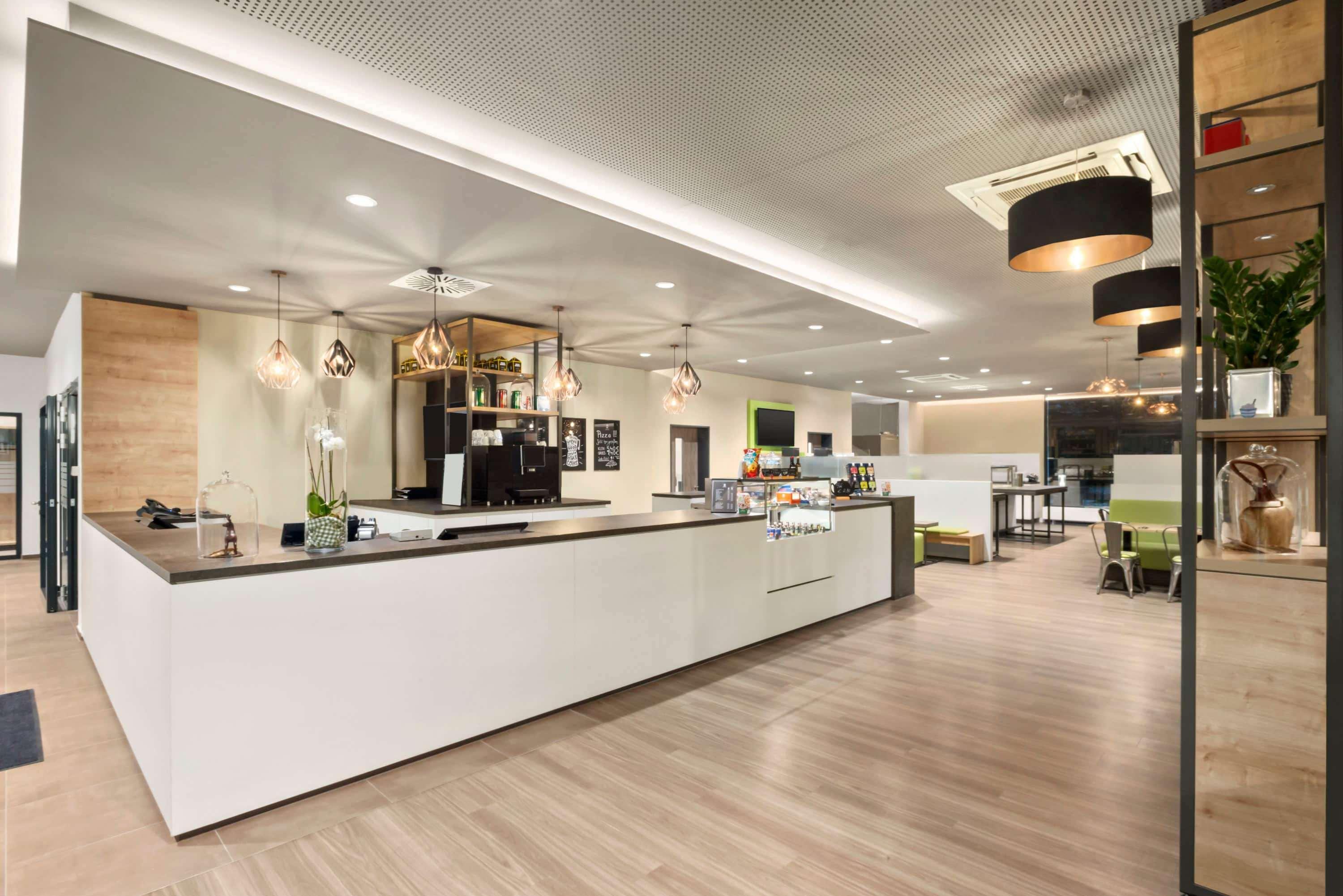 Hotel Super 8 By Wyndham Munich City North 3*